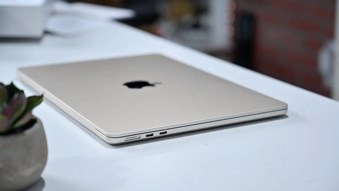 Apple MacBook Air M2 (2022)
